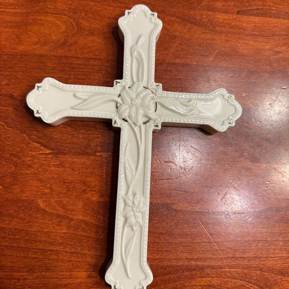 Lenox Elegant Cream Decorative Cross